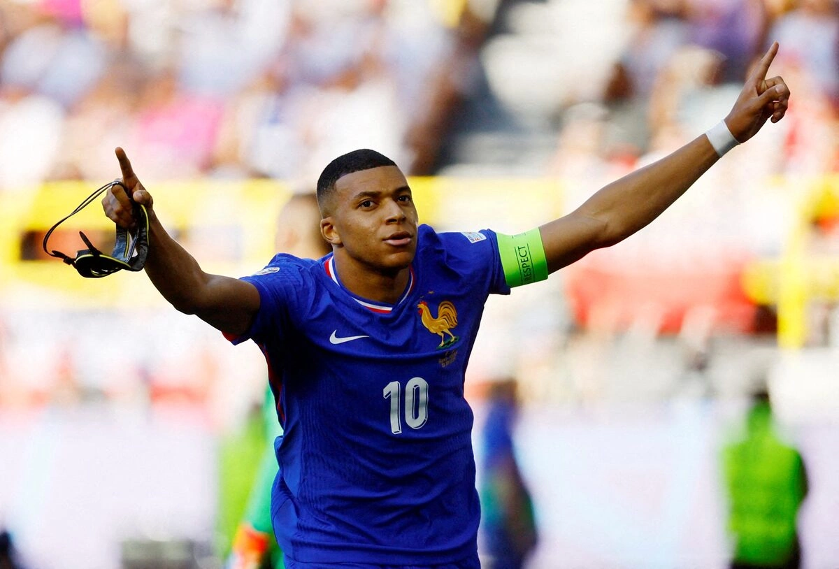 X88 VIP: Platini khuyên Mbappe tránh chính trị để giữ hình ảnh toàn cầu - hình ảnh - x88beta.com X88 VIP: Platini khuyên Mbappe tránh chính trị để giữ hình ảnh toàn cầu - hình ảnh - x88beta.com