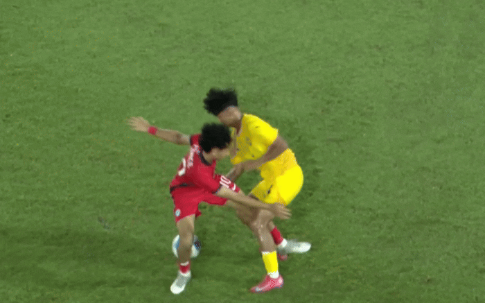 Thưởng tân thủ X88: Cập nhật nóng vụ cầu thủ U19 Malaysia đạp ngực đối phương - hình ảnh - x88beta.com