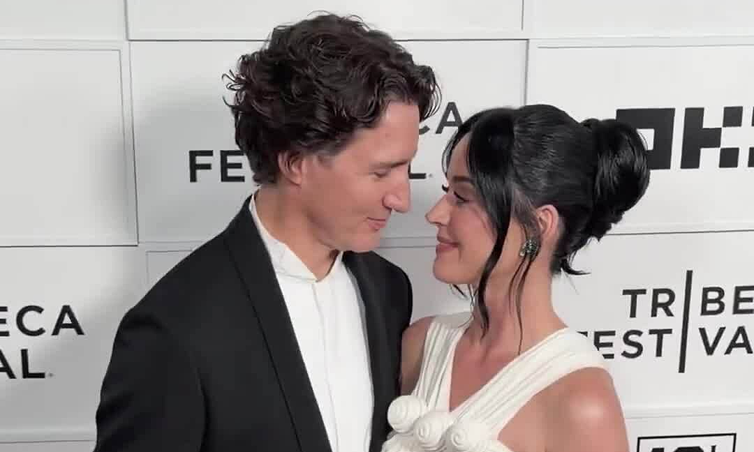X88 VIP: Katy Perry và cựu Thủ tướng Canada lần đầu sánh đôi trên thảm đỏ - hình ảnh - x88beta.com X88 VIP: Katy Perry và cựu Thủ tướng Canada lần đầu sánh đôi trên thảm đỏ - hình ảnh - x88beta.com