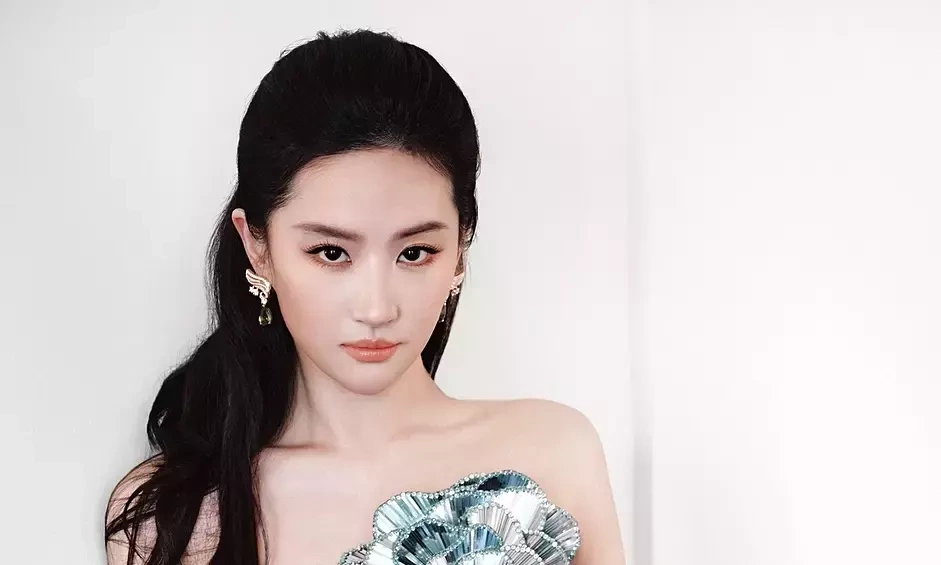 X88 chính thức: Lưu Diệc Phi tỏa sáng với váy ‘bông hồng thủy tinh’ tại sự kiện - hình ảnh - x88beta.com X88 chính thức: Lưu Diệc Phi tỏa sáng với váy ‘bông hồng thủy tinh’ tại sự kiện - hình ảnh - x88beta.com