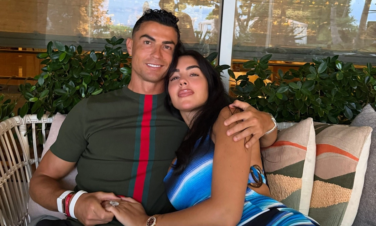 10 năm bên nhau của Ronaldo và vợ sắp cưới: Hành trình tình yêu truyền cảm hứng - hình ảnh - x88beta.com