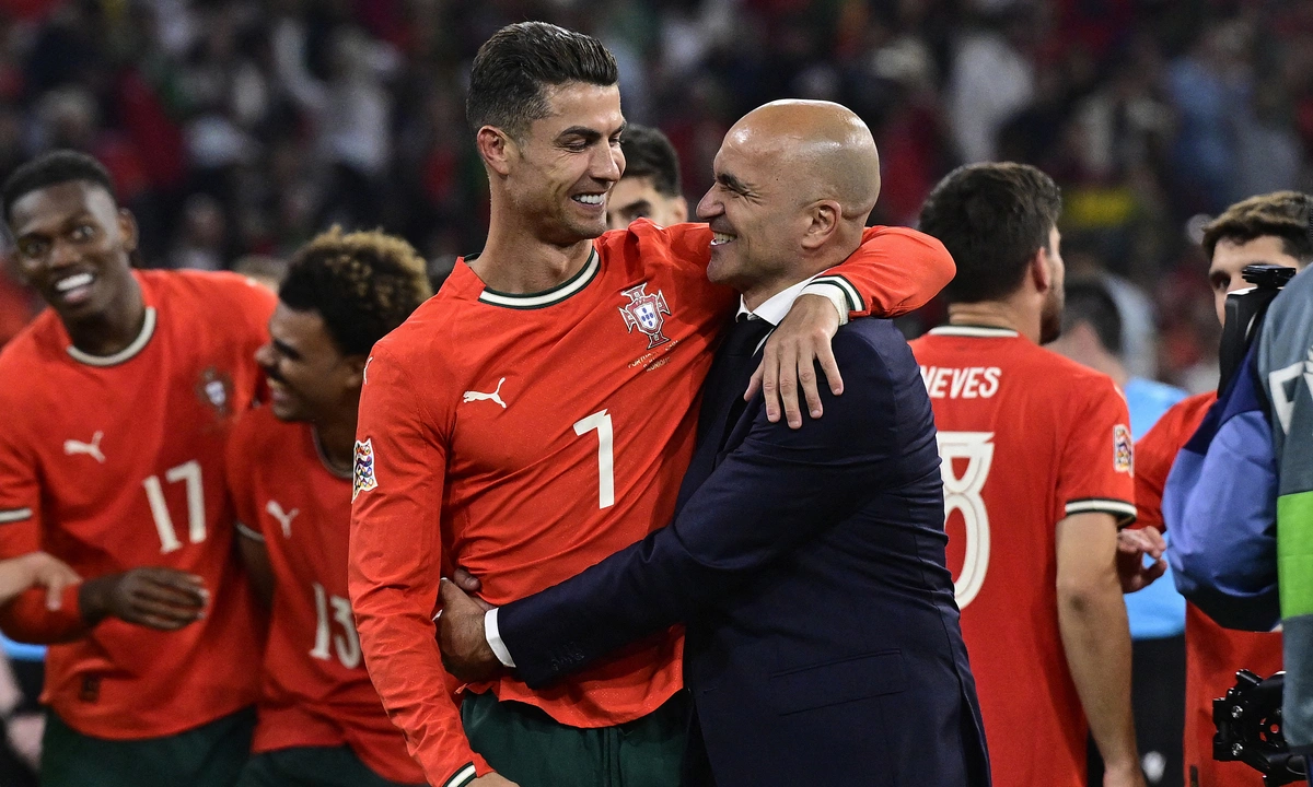 HLV tuyển Bồ Đào Nha đàm phán dẫn dắt Ronaldo ở Al Nassr - hình ảnh - x88beta.com