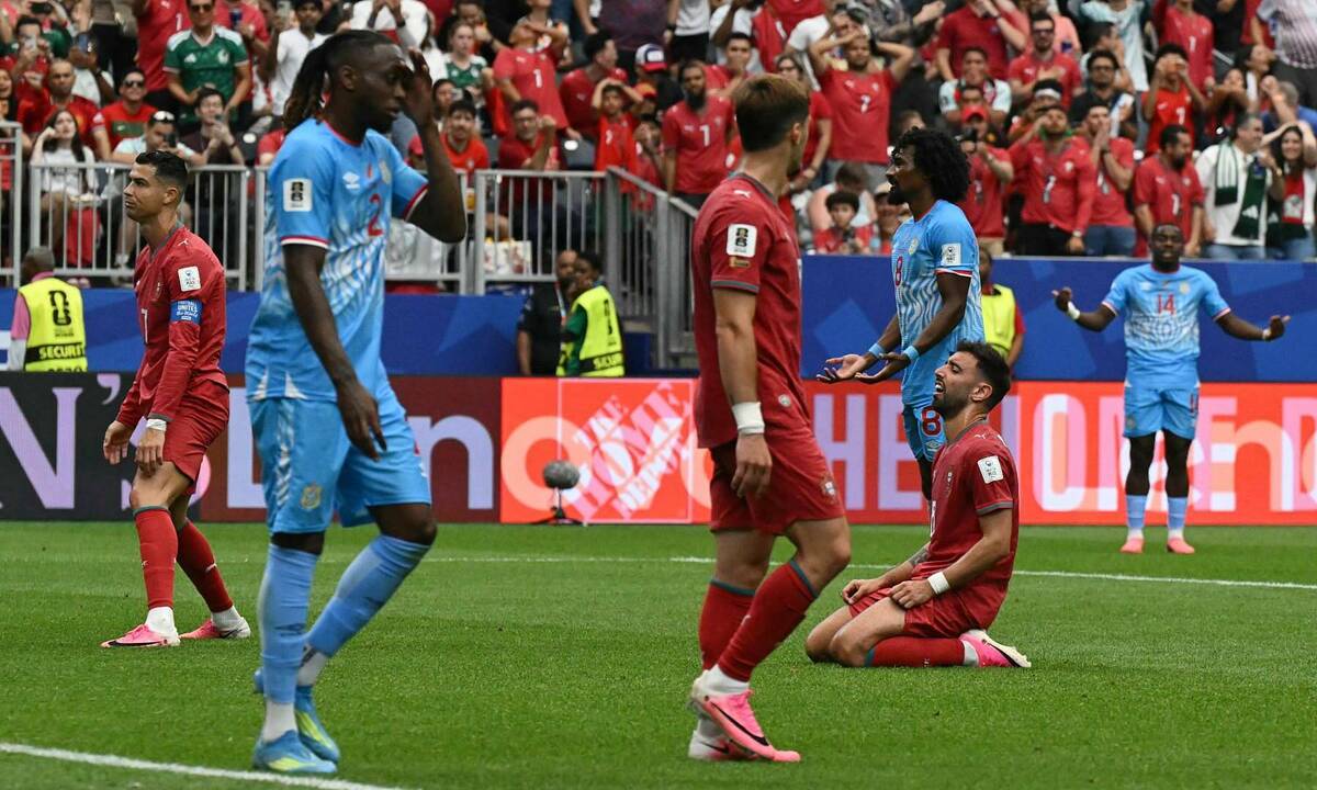Henry chỉ trích Ronaldo vì ham sút, bỏ lỡ cơ hội cho Fernandes - hình ảnh - x88beta.com Henry chỉ trích Ronaldo vì ham sút, bỏ lỡ cơ hội cho Fernandes - hình ảnh - x88beta.com