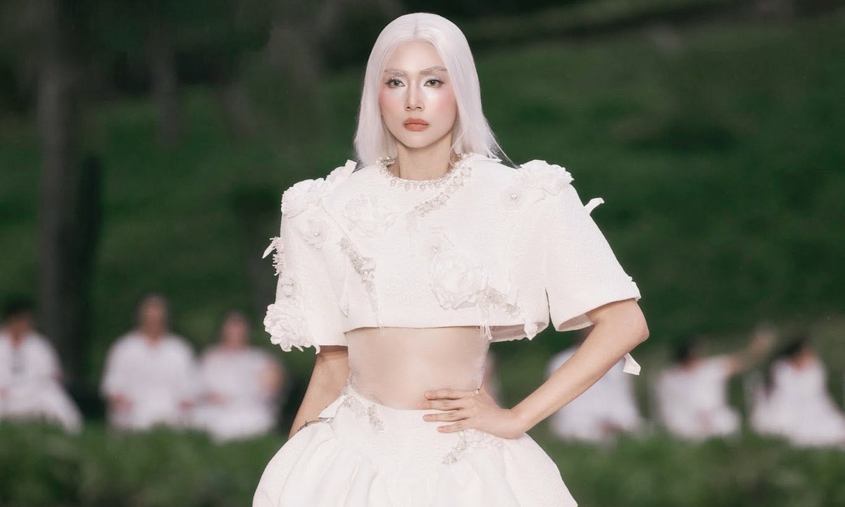 Võ Hoàng Yến “đốt mắt” khán giả khi catwalk trên môtô địa hình tại show thời trang ở Lăng Cô - hình ảnh - x88beta.com Võ Hoàng Yến “đốt mắt” khán giả khi catwalk trên môtô địa hình tại show thời trang ở Lăng Cô - hình ảnh - x88beta.com
