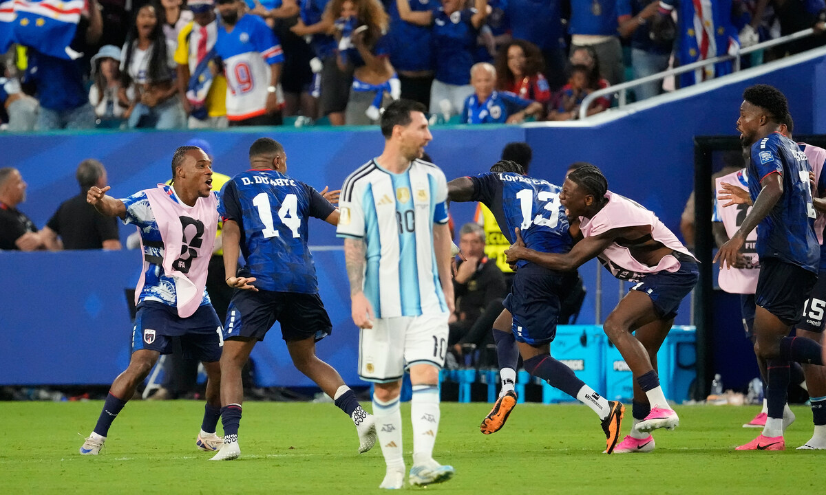 Henry và Ibrahimovic kêu gọi FIFA trao cúp cho Cape Verde – Cú sốc World Cup 2026 - hình ảnh - x88beta.com Henry và Ibrahimovic kêu gọi FIFA trao cúp cho Cape Verde – Cú sốc World Cup 2026 - hình ảnh - x88beta.com